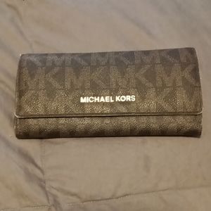 Michael kors wallet